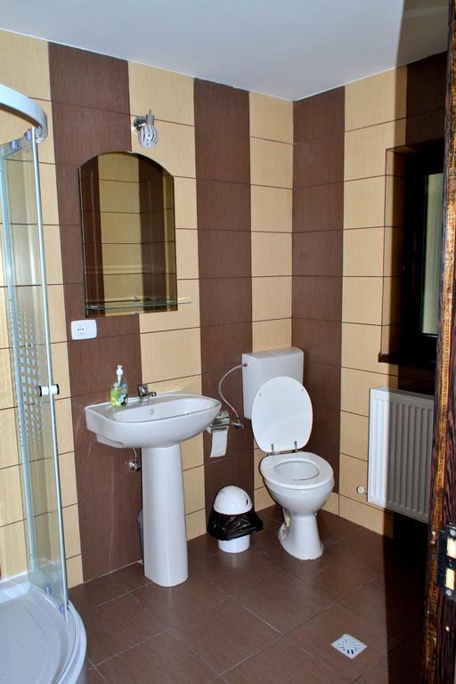 Pensiunea Vatra Bucovinei Vatra Moldoviţei Extérieur photo