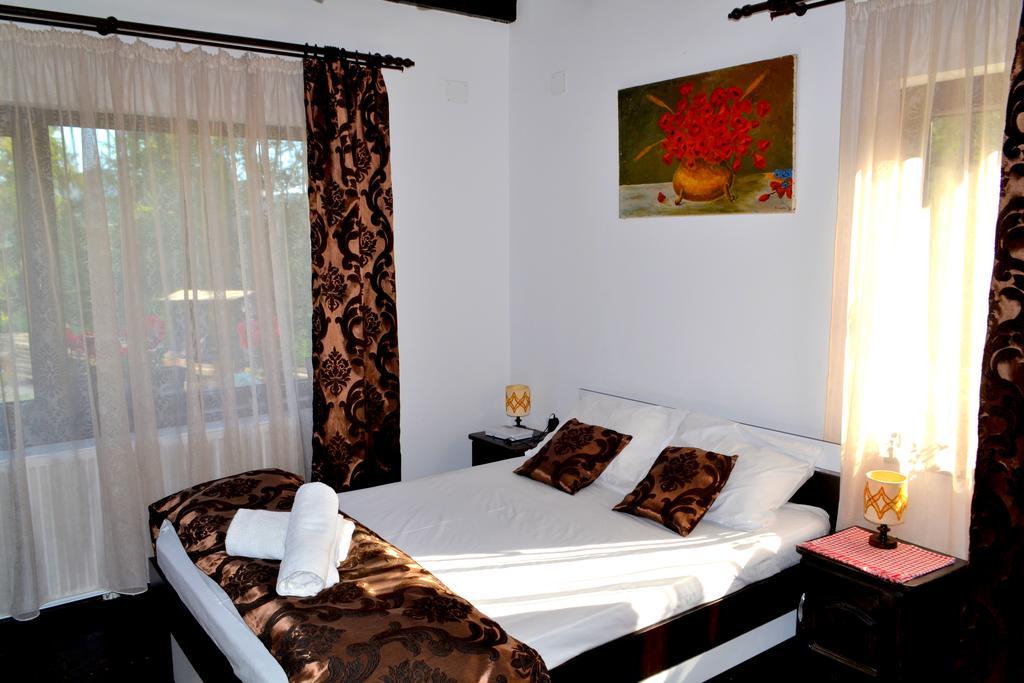 Pensiunea Vatra Bucovinei Vatra Moldoviţei Extérieur photo