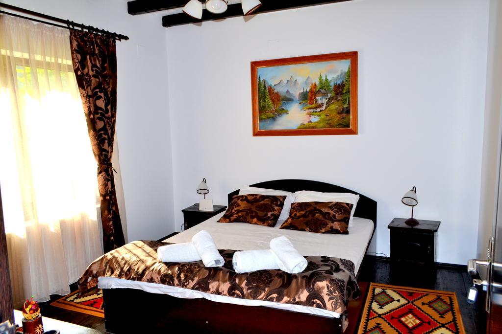 Pensiunea Vatra Bucovinei Vatra Moldoviţei Extérieur photo